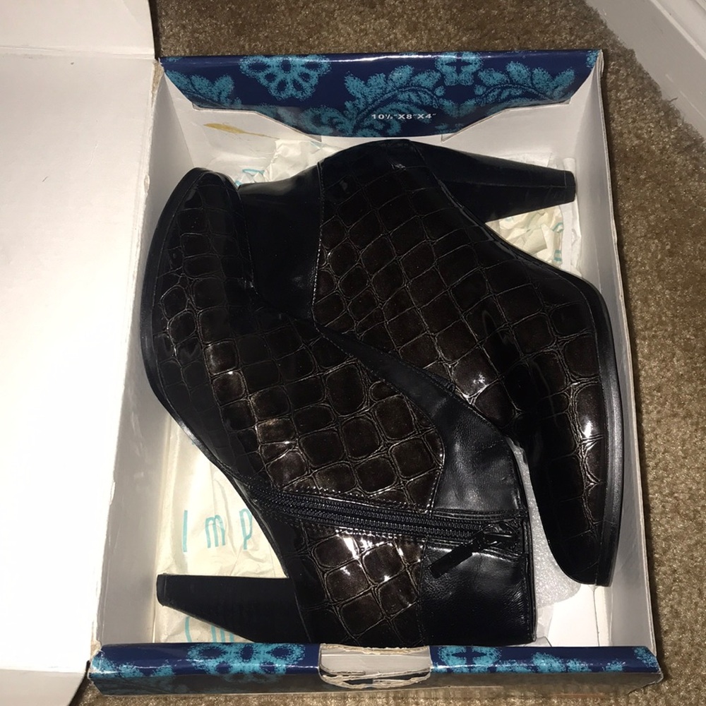 Booties - Picture 3 of 4